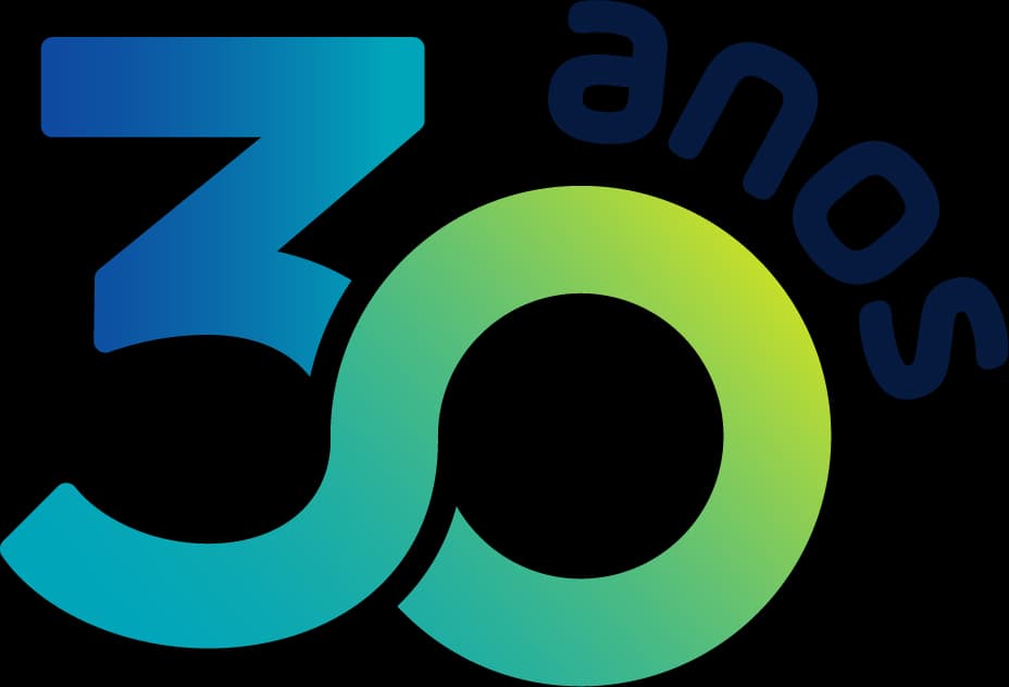 Imagem no formato do número 28 com técnico ao fundo instalando uma antena