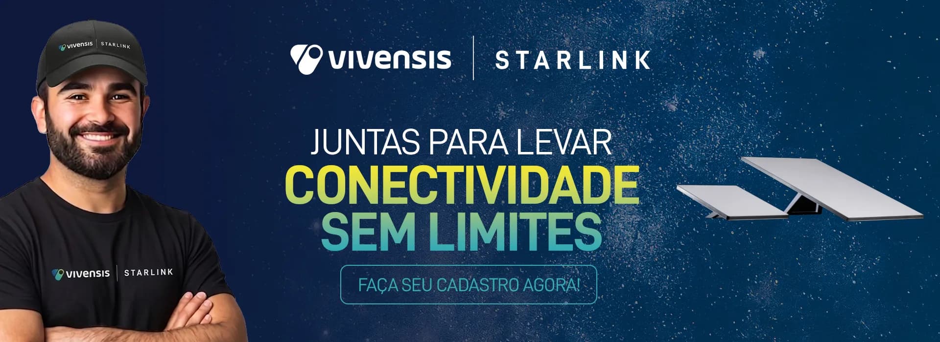 Homem com camiseta da Starlink e da Vivensis ao lado de antenas da Starlink, com um céu estrelado ao fundo