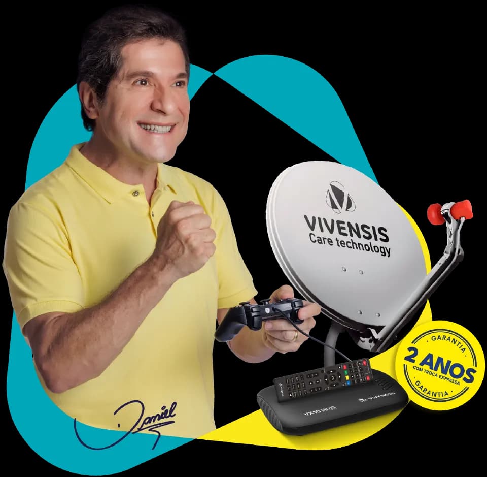 Daniel ao lado da Antena Vivensis